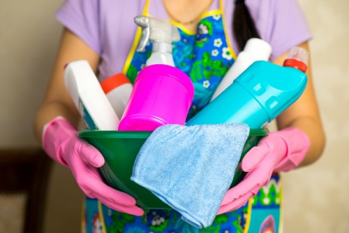Deep cleaning service in E8 for kitchens and living spaces