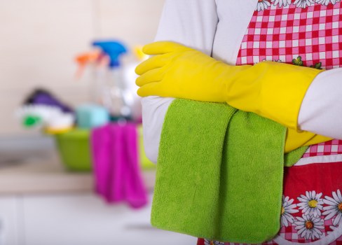 Detailed one off cleaning in E8 for bathrooms and floors
